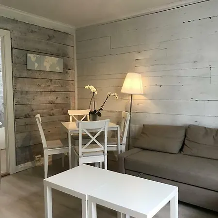 Central, Yet Quiet And Cozy! Apartment *