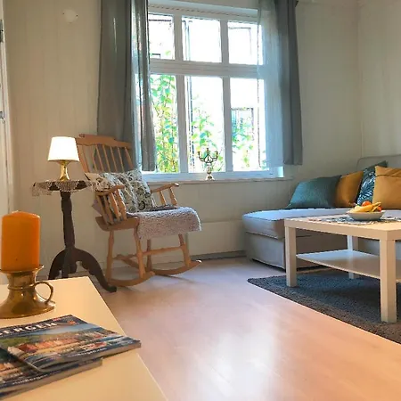 Central, Yet Quiet And Cozy! Apartment *